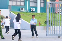 Tuyên Quang: Ngày thi lại tốt nghiệp THPT đầu tiên diễn ra an toàn, tỷ lệ dự thi đạt 100%