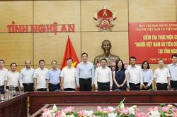 Nghệ An chuyển từ 'vận động' sang 'hành động' để nâng sức cạnh tranh hàng Việt