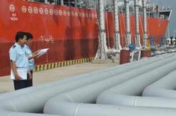 Bộ Tài chính đề xuất đơn giản hóa thủ tục hải quan với xuất, nhập khẩu xăng dầu