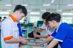 Đề xuất trường trung học nghề có 5 môn bắt buộc, 30% chương trình ứng dụng nghề nghiệp