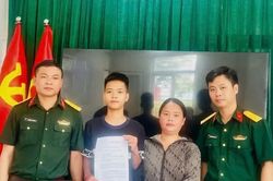 Không chờ gọi tên, những người trẻ tự nguyện viết đơn nhập ngũ