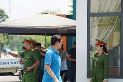 Thí sinh chuyên Tuyên Quang bắt đầu thi lại, đề Văn thế nào?