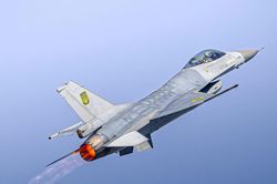 Ukraine ph&aacute; mạng lưới t&igrave;nh b&aacute;o của Nga nhắm v&agrave;o ti&ecirc;m k&iacute;ch F-16 v&agrave; Mirage 2000