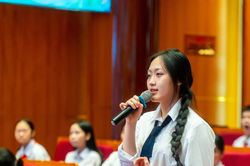 Lãnh đạo tỉnh Quảng Ninh đối thoại truyền cảm hứng với Gen Z