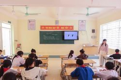 Thanh Hóa cấp đồng phục, vật dụng thiết yếu cho học sinh vùng biên