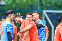 Đội tuyển Việt Nam không ngại mặt sân cỏ lá gừng của Kuala Lumpur