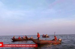 Khẩn trương tìm kiếm bé gái 2 tuổi rơi xuống biển mất tích