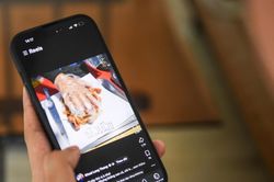 Nghiện video ngắn đang âm thầm 'đục khoét' não bộ như thế nào?