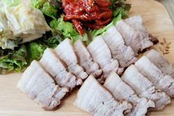 Người lớn tuổi ăn thịt lợn mỗi ngày, sau 8 tuần điều gì xảy ra?