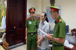 Ông chủ cửa hàng nổi tiếng giữa trung tâm Cần Thơ bị khởi tố