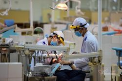 Điểm chuẩn ngành Y khoa năm 2026: Từ 29,76 xuống 22, khoảng cách gần 8 điểm