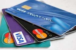 Các loại thẻ ngân hàng dùng được ở nước ngoài