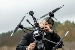 &Ocirc;ng Trump &aacute;p thuế tới 100% với UAV v&agrave; linh kiện nhập khẩu