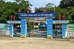 Quảng Ngãi giảm 409 cơ sở giáo dục, sắp xếp lại 725 hiệu trưởng, hiệu phó