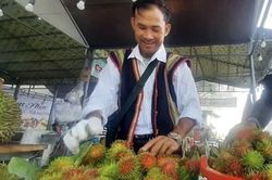 Về Khánh Sơn, đi chợ phiên, nghe đàn Chapi, thưởng thức đặc sản sầu riêng