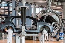 Ủy ban châu Âu phê chuẩn thương vụ Volkswagen bán cổ phần