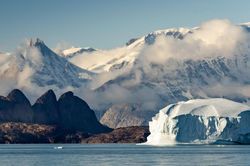 Greenland trước cuộc săn dầu mỏ đầy tranh cãi