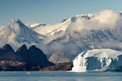 Greenland trước cuộc săn dầu mỏ đầy tranh cãi
