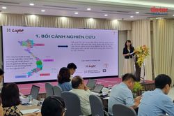 Lao động tự do ngoài trời đối mặt nhiều rủi ro sức khỏe do biến đổi khí hậu