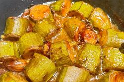 Chuối kho nguyên miếng – Món ăn hot trend gây bất ngờ bởi vị bùi, dẻo, đậm đà