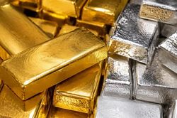 Vàng thất bại trước ngưỡng 4.450 USD, xu hướng chốt lời lấn át