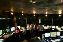 21 chuyến bay bị ảnh hưởng do thả diều gắn đèn khu vực Tân Sơn Nhất