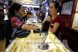 Giá vàng hôm nay 14/8: Vàng SJC lùi về mốc 140 triệu đồng/lượng