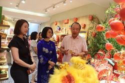 'Rằm rộ phố cổ' – Mở rộng không gian thị trường cho hàng Việt