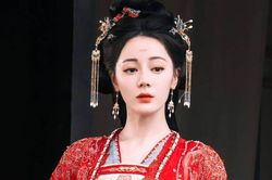 Địch Lệ Nhiệt Ba vẫn chưa chốt được dự án mới