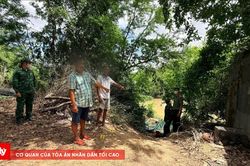 Hai người đi xuồng nhập cảnh trái phép