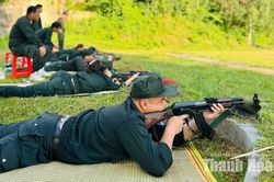Cảnh sát cơ động dự bị chiến đấu kiểm tra bắn đạn thật