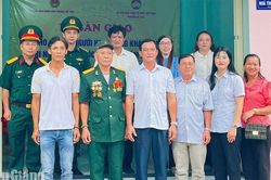 Trao nhà tình nghĩa cho con người bị nhiễm chất độc hóa học ở Hà Tiên