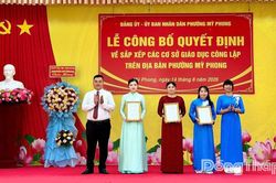 Phường Mỹ Phong: C&ocirc;ng bố c&aacute;c quyết định sắp xếp cơ sở gi&aacute;o dục c&ocirc;ng lập