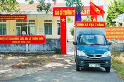 Xã Vạn Thắng tuyên truyền lưu động ngày bầu cử trưởng thôn