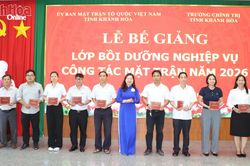 Trường Chính trị tỉnh bế giảng lớp bồi dưỡng nghiệp vụ công tác mặt trận năm 2026