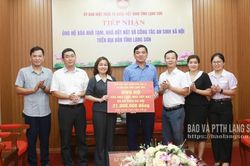 Kho bạc nhà nước khu vực VI, Công an phường Tam Thanh và một số khối phố ủng hộ kinh phí hỗ trợ xóa nhà tạm, nhà dột nát