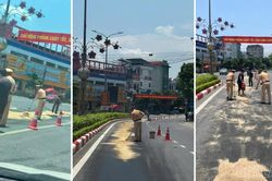 Cảnh sát giao thông Lào Cai kịp thời xử lý dầu loang trên đường Nguyễn Thái Học