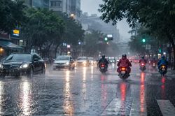 Lào Cai cảnh báo dông, lốc, sét, mưa đá và mưa lớn cục bộ