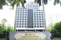Bộ Nội vụ y&ecirc;u cầu r&agrave; so&aacute;t việc sử dụng bi&ecirc;n chế tại vị tr&iacute; việc l&agrave;m c&ocirc;ng chức