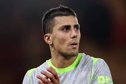 Chuyển nhượng sáng 14/8: Man City chê 55 triệu bảng từ Barca, AC Milan thanh lọc lực lượng
