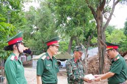 Bộ CHQS tỉnh Lâm Đồng: Thăm, động viên lực lượng tìm kiếm, quy tập hài cốt liệt sĩ tại Công viên Lê Thị Riêng