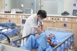 Gia tăng nguy cơ đột quỵ và sốc nhiệt do nắng nóng