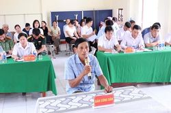 Lãnh đạo phường Phong Phú lắng nghe giải quyết kiến nghị từ cơ sở