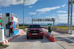 Ngày đầu thu phí 5 tuyến cao tốc đoạn Quảng Ngãi-Nha Trang: Giao thông ổn định, thông suốt
