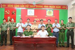 Lần đầu ngành đường sắt ký quy chế phối hợp với công an cấp xã ở Nghệ An