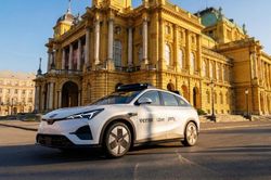 Uber hợp tác công ty Trung Quốc triển khai 2.000 taxi tự lái