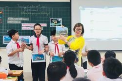 Công nghệ hỗ trợ 'gỡ rối' cho nhiều phụ huynh đồng hành cùng con học tiếng Anh