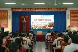 Công an xã Hàm Thuận Bắc chung tay đóng góp Quỹ 'Vì người nghèo'