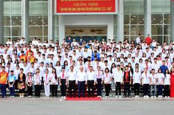 Bí thư Tỉnh ủy Quảng Ninh gửi gắm nhiều kỳ vọng tới thế hệ trẻ trước thềm năm học mới
