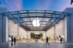 Apple c&oacute; thể chi h&agrave;ng trăm triệu USD để Siri tiếp cận tin tức thời gian thực